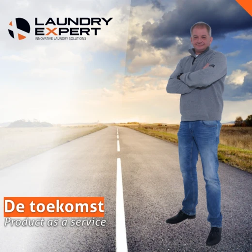 Uitgesneden man op een lege weg, tekst "De toekomst - Product as a service"