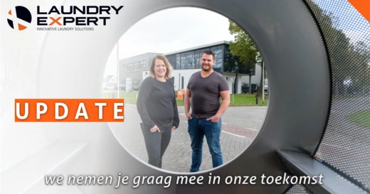 Vrouw en man voor een bedrijfspand door een ronde uitsnede, met tekst overlay