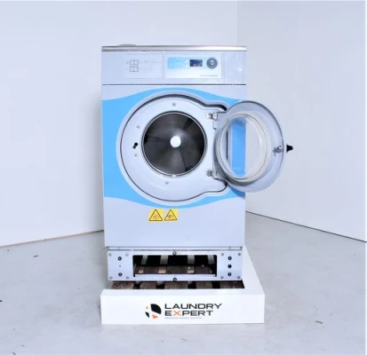 professionele-wasmachine-electrolux-w-4105-hoogcentrifugerend-open-deur